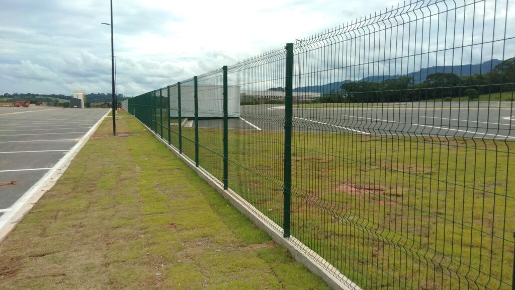 Cercamento de segurança para galpão logístico