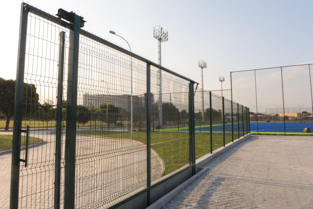 Portões de correr para espaço logístico